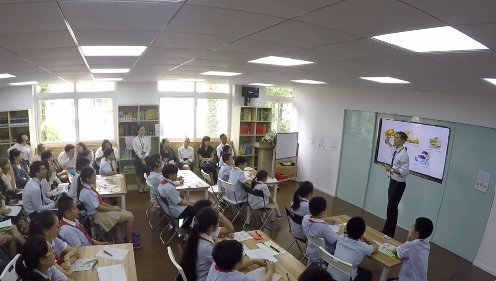 Pronunciation teacher input stage from a real StudyTEFL ESL lesson